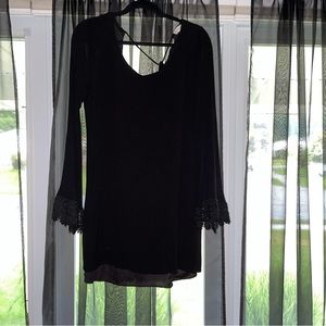 GUESS short black dress with long bell sleeves